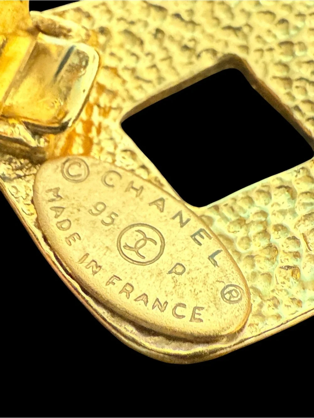 Chanel 1995 Large CC Gold-Tone Interlocking C Earrings
